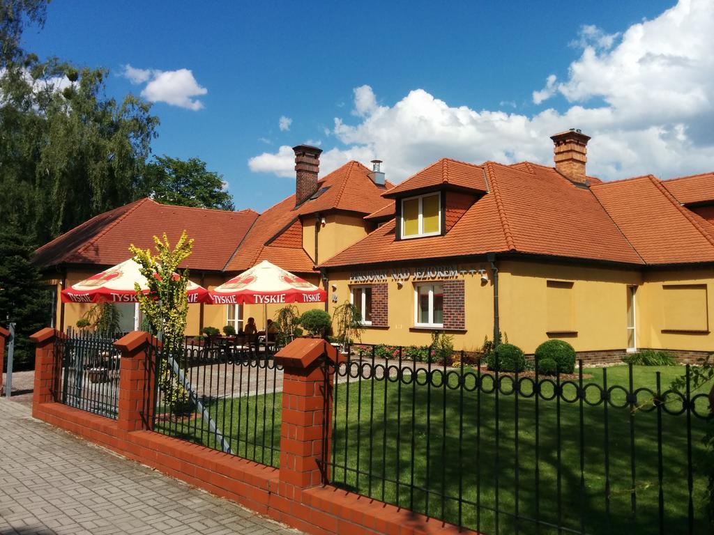 Отель Pensjonat Nad Jeziorem Мыслибуж Экстерьер фото